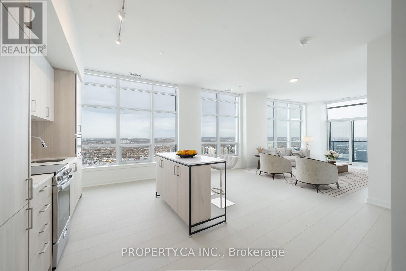 Ph04 - 30 Upper Mall Way, Vaughan, Ontario  L4L 0L8 - Photo 2 - N13825392
