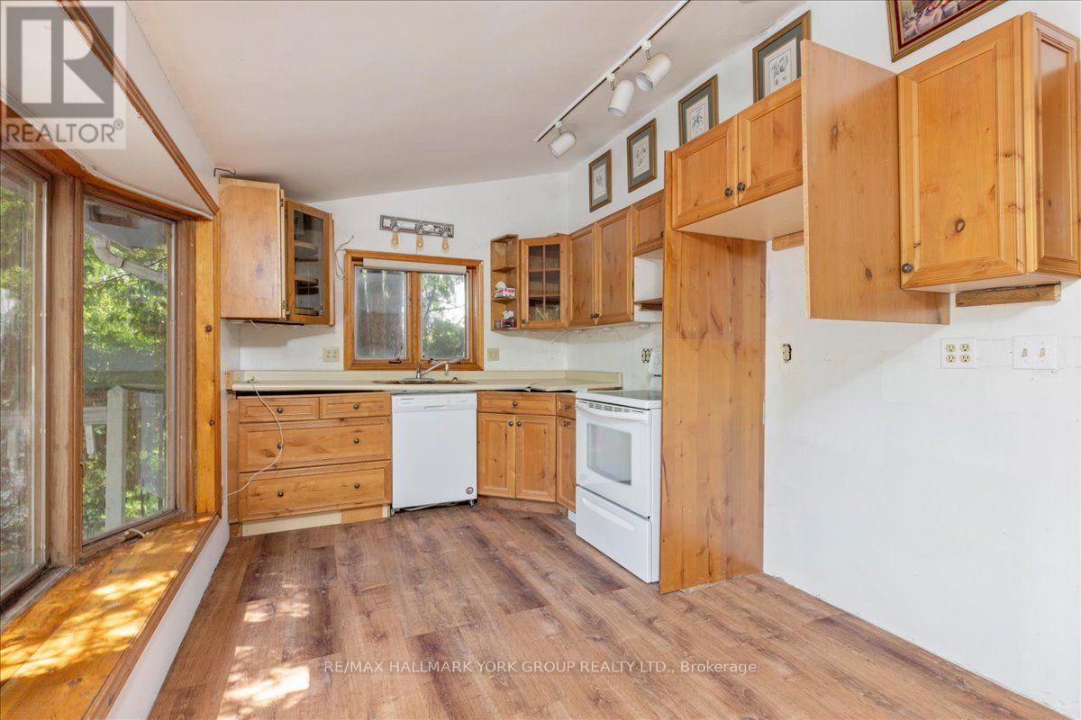 311 Lake Drive N, Georgina, Ontario  L4P 3C8 - Photo 17 - N13825430