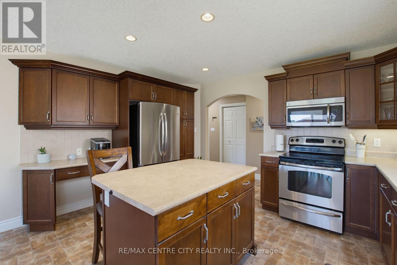 3 Watson Crescent, Central Elgin, Ontario  N5P 4P9 - Photo 9 - X13740382