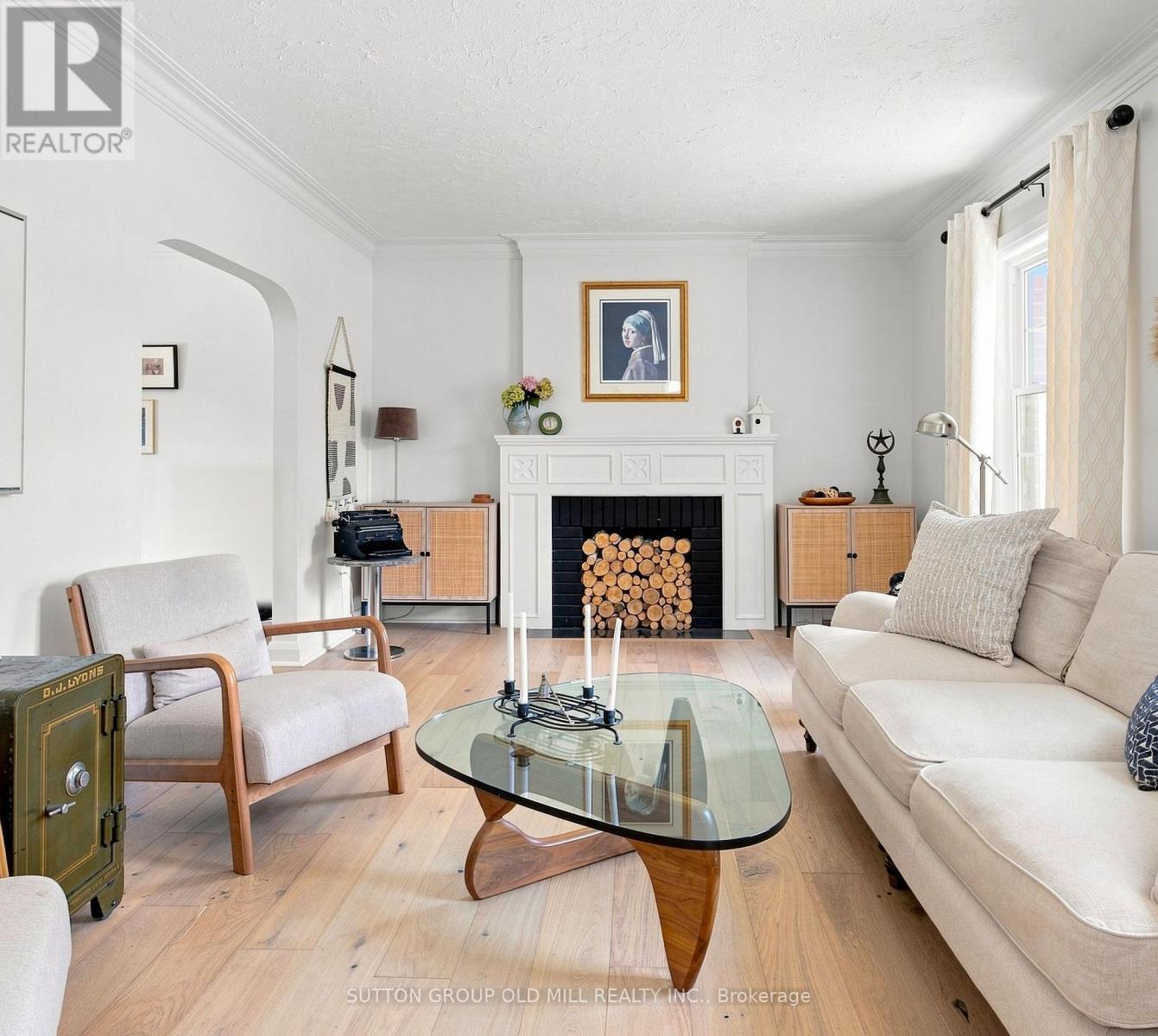 10 QUEENS AVENUE, Toronto, Ontario