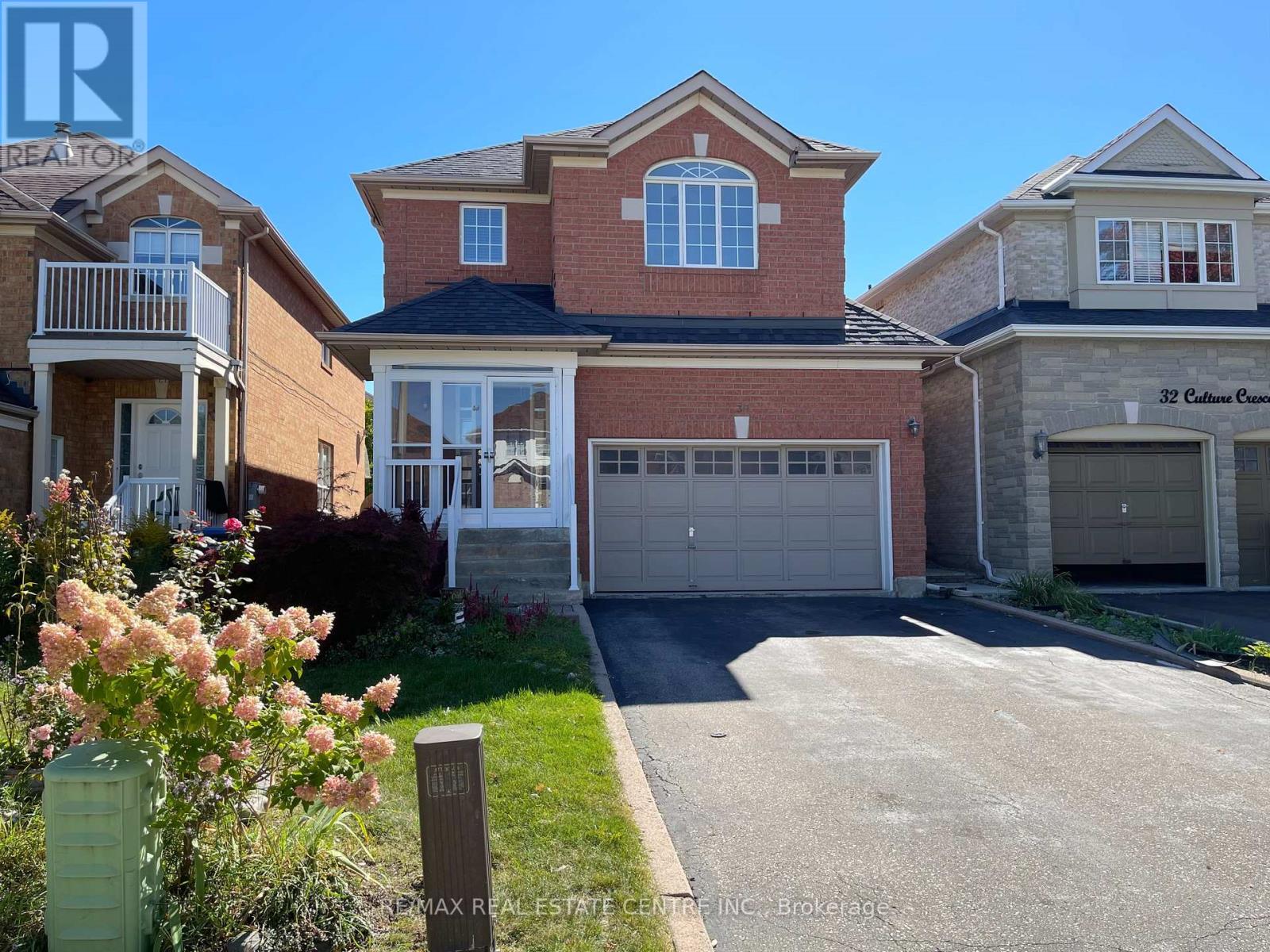 30 Culture Crescent, Brampton, Ontario  L6X 4V4 - Photo 2 - W13823682