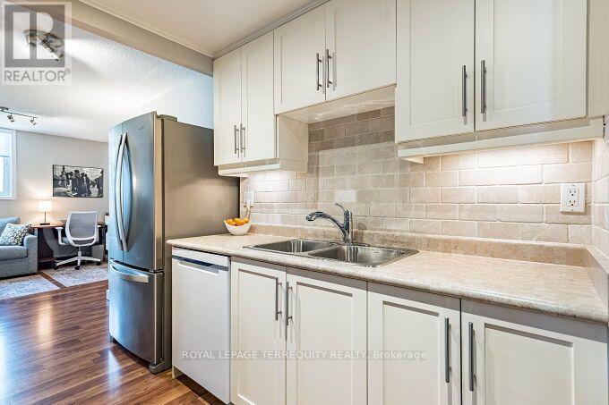 1102 - 812 Burnhamthorpe Road, Toronto, Ontario  M9C 4W1 - Photo 15 - W13824186
