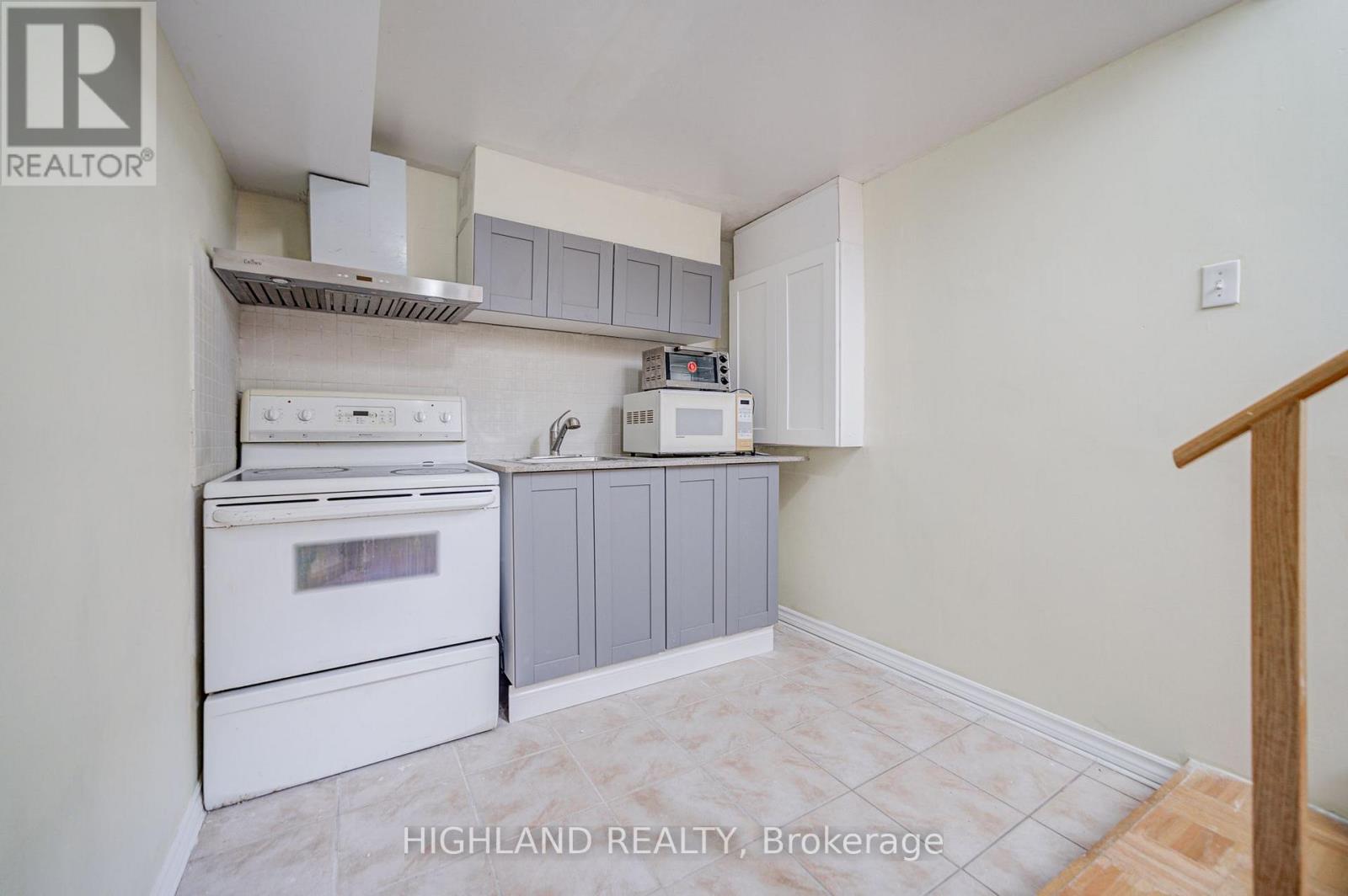 4066 Wycliffe Way, Mississauga, Ontario  L5C 3S1 - Photo 20 - W13825194