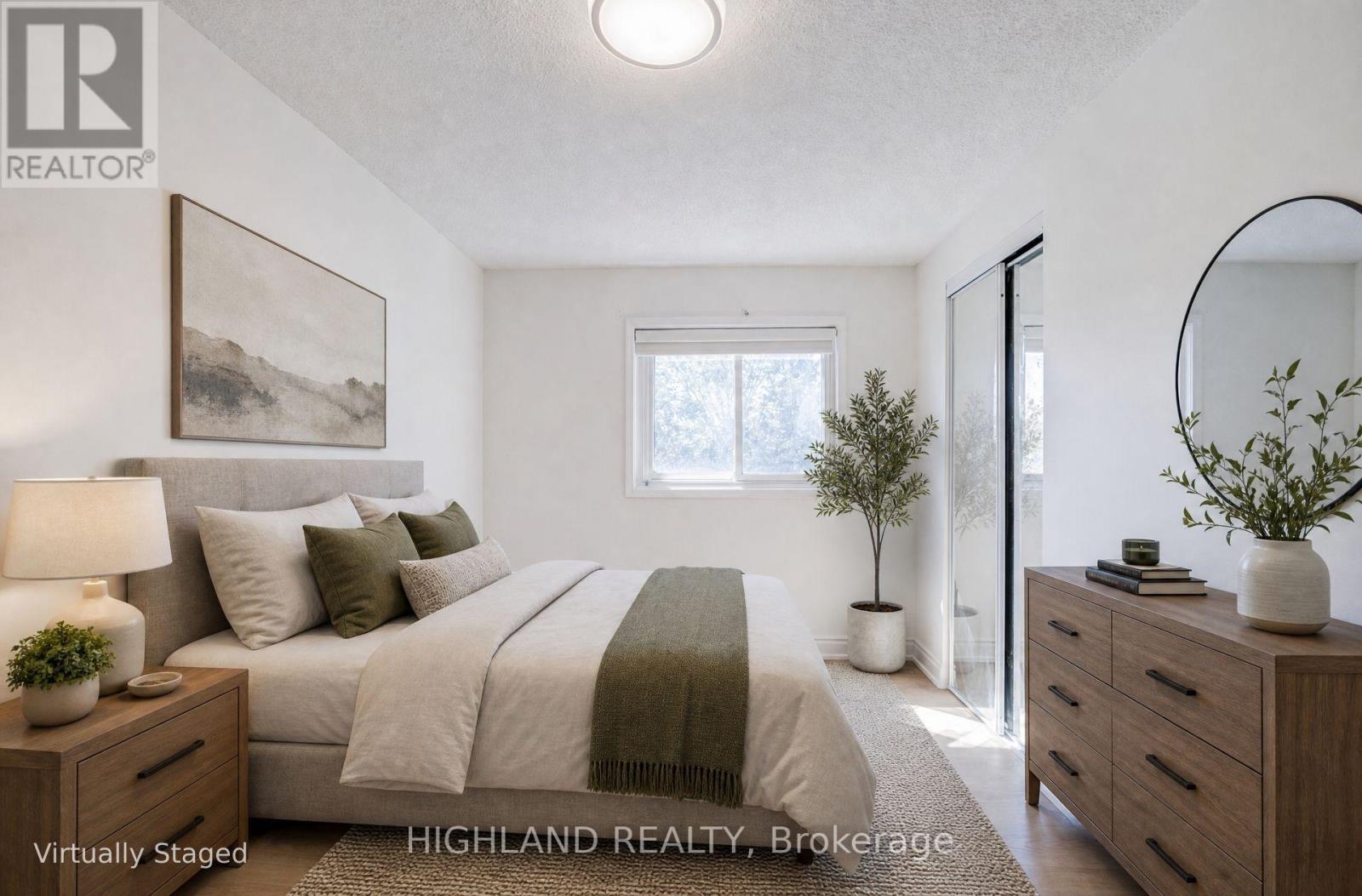 4066 Wycliffe Way, Mississauga, Ontario  L5C 3S1 - Photo 8 - W13825194