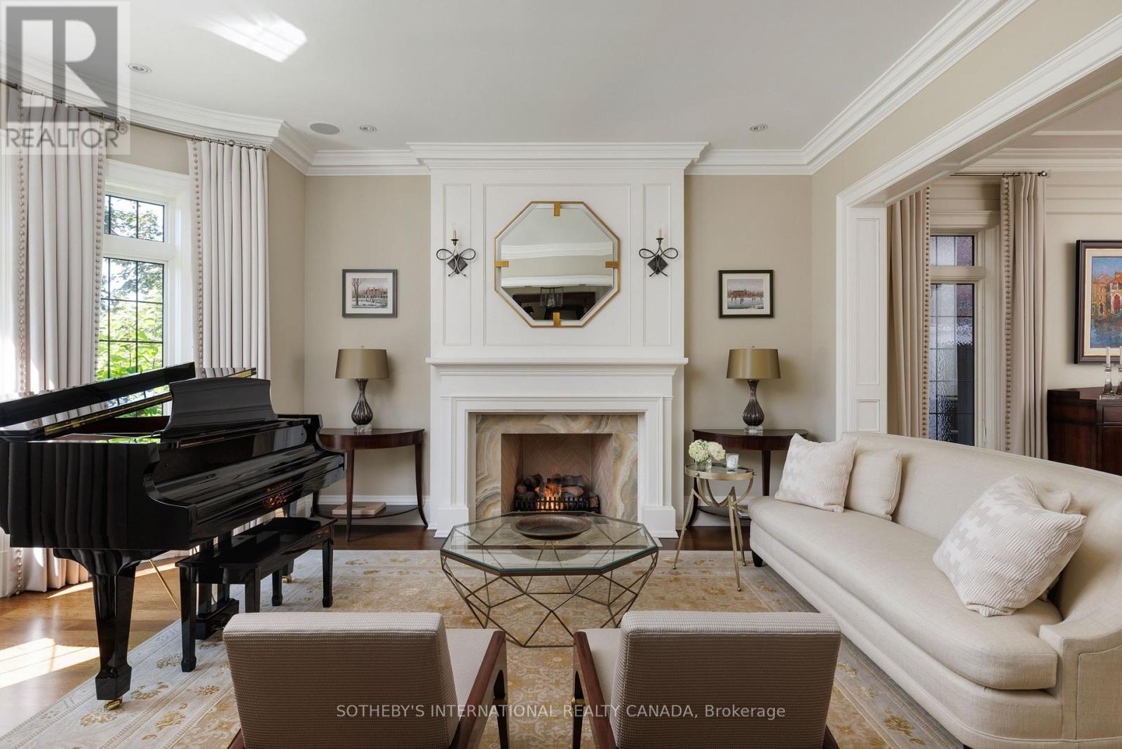 50 Queen Marys Drive, Toronto, Ontario  M8X 1S4 - Photo 4 - W13825204