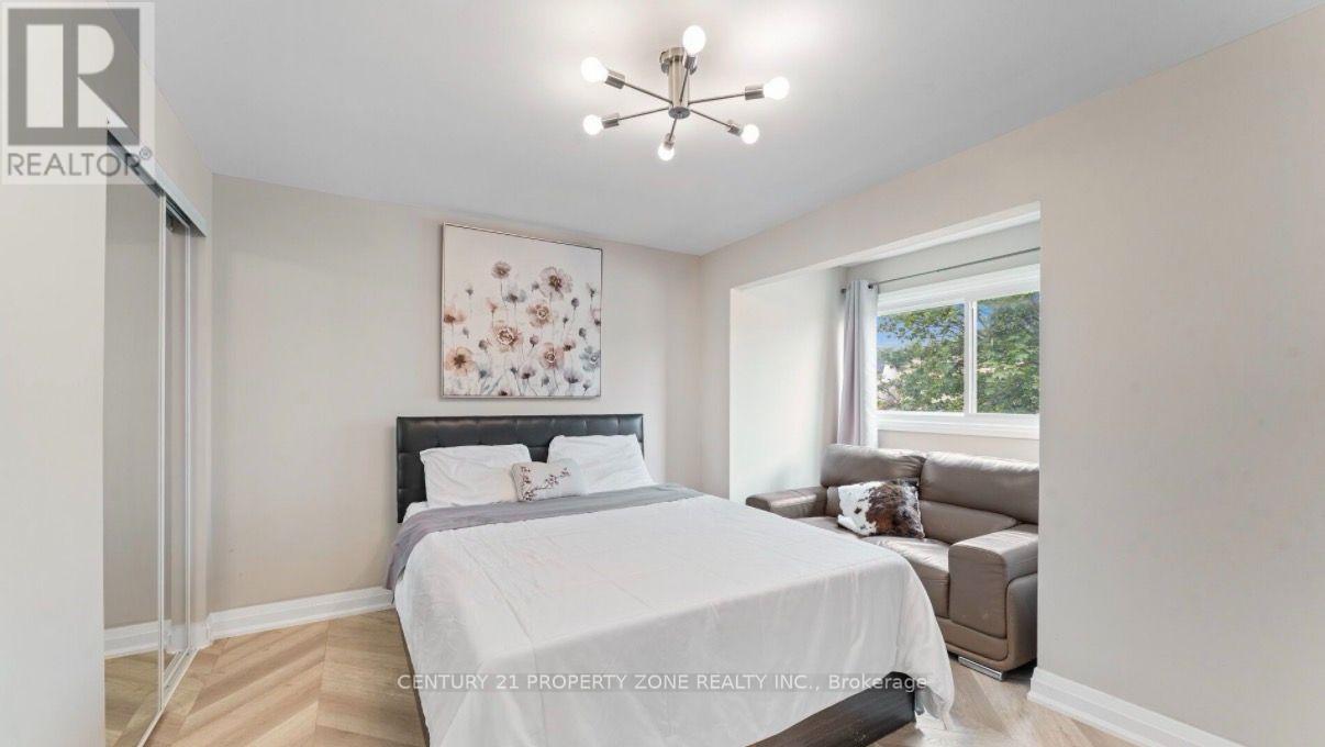 4 Borden Hill Court, Brampton, Ontario L6S 3K7 - Photo 10 - W13825324