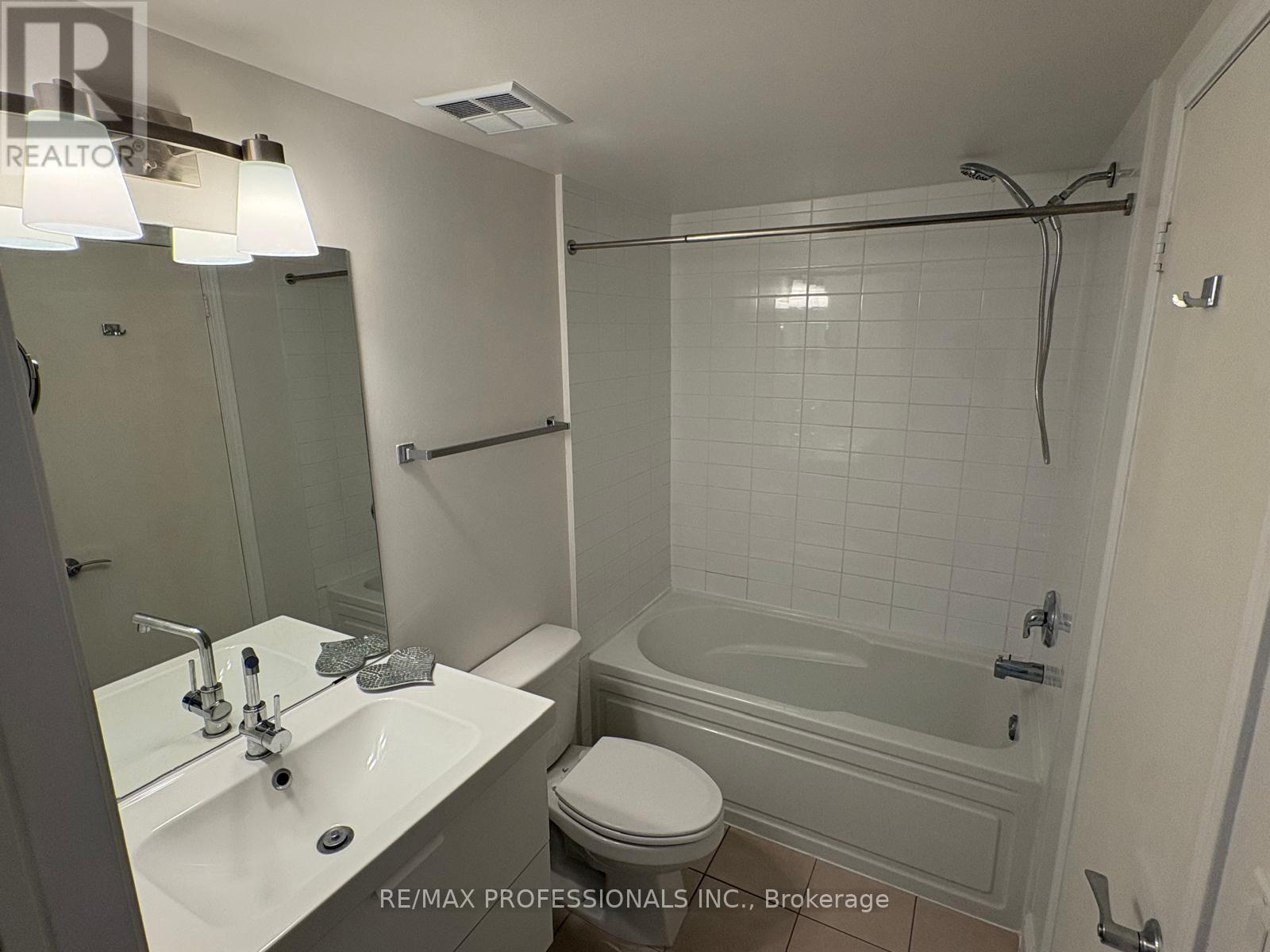 104 - 5 Richgrove Drive E, Toronto, Ontario  M9R 0A3 - Photo 24 - W13825342