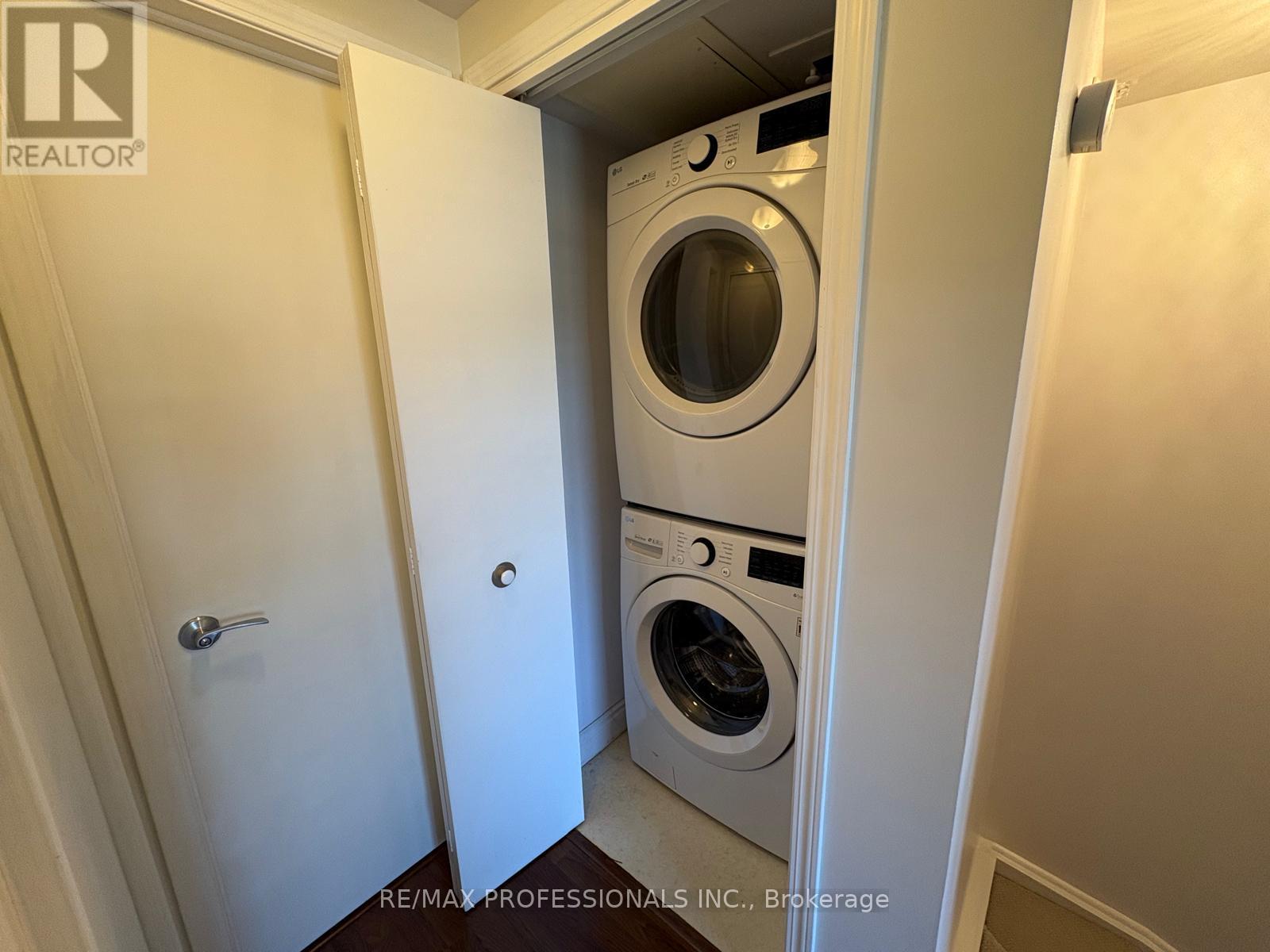 104 - 5 Richgrove Drive E, Toronto, Ontario  M9R 0A3 - Photo 28 - W13825342