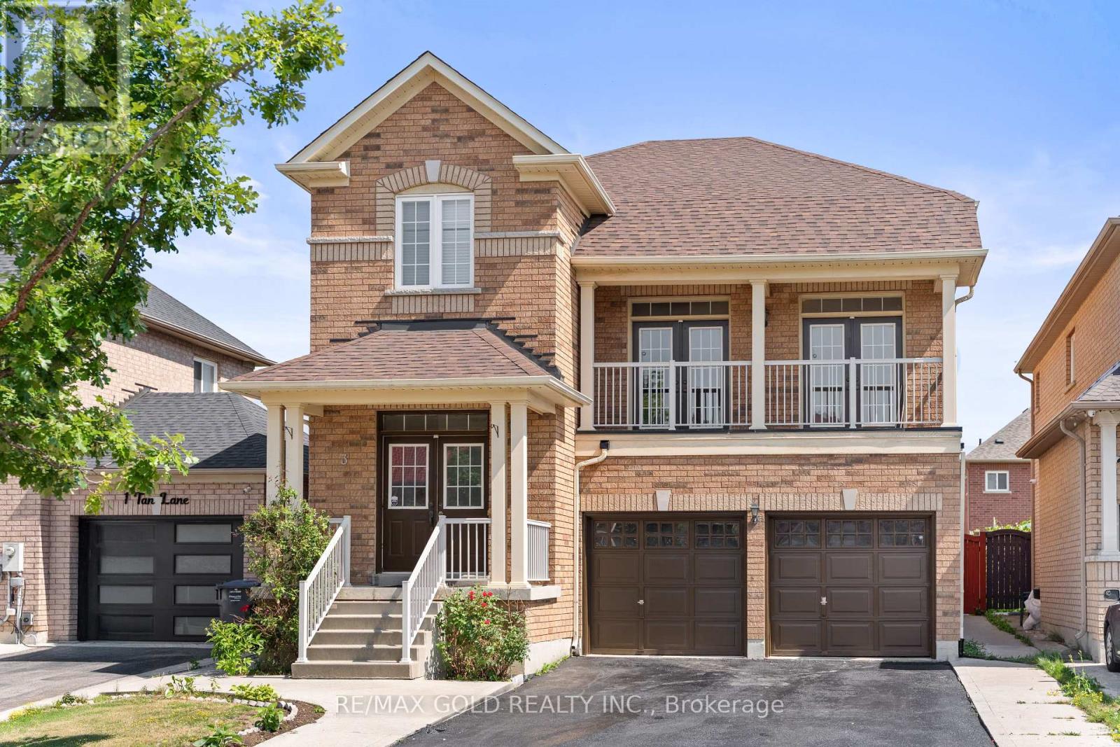 3 TAN LANE, Brampton, Ontario