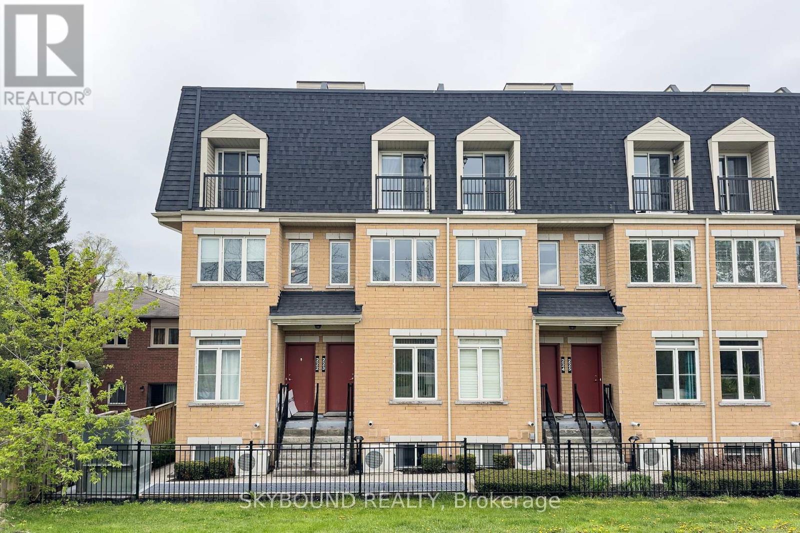 380 HOPEWELL AVENUE, Toronto, Ontario