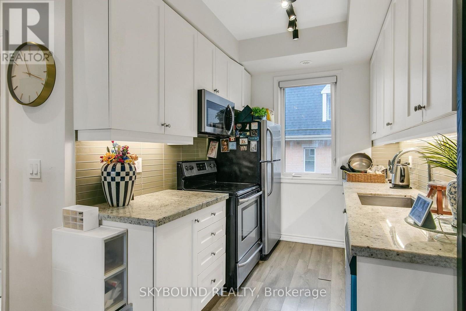 380 Hopewell Avenue, Toronto, Ontario  M6E 2S2 - Photo 10 - W13825446