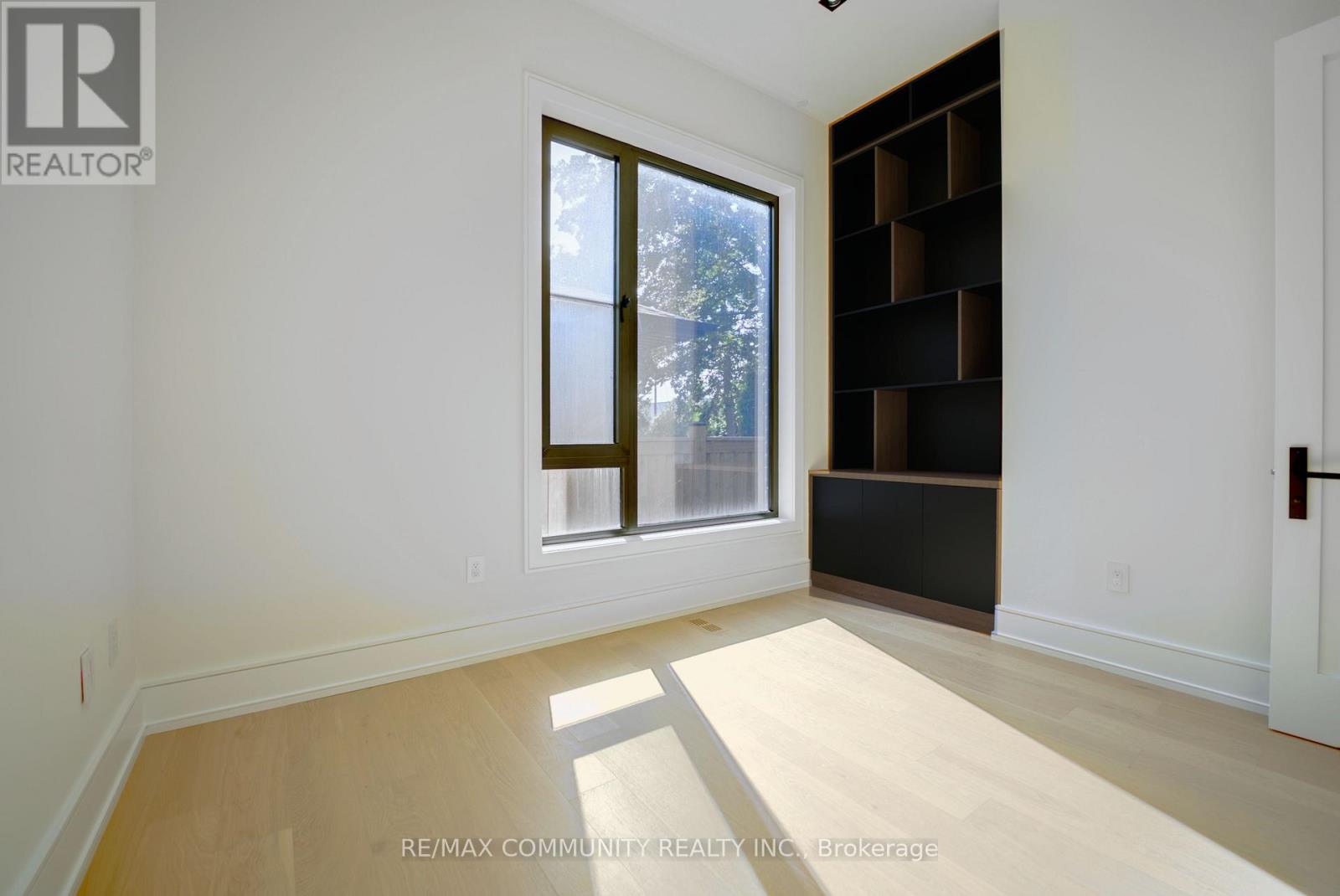 1349 Melton Drive, Mississauga, Ontario L4Y 1L6 - Photo 14 - W13825470