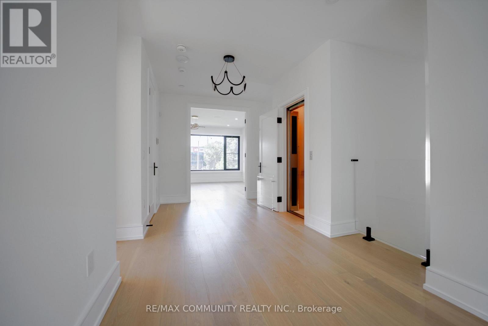 1349 Melton Drive, Mississauga, Ontario L4Y 1L6 - Photo 19 - W13825470