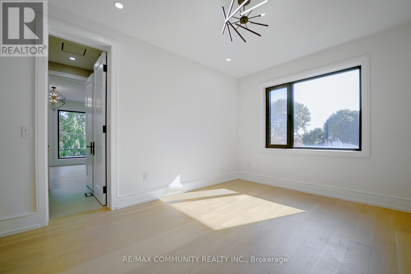 1349 Melton Drive, Mississauga, Ontario L4Y 1L6 - Photo 27 - W13825470