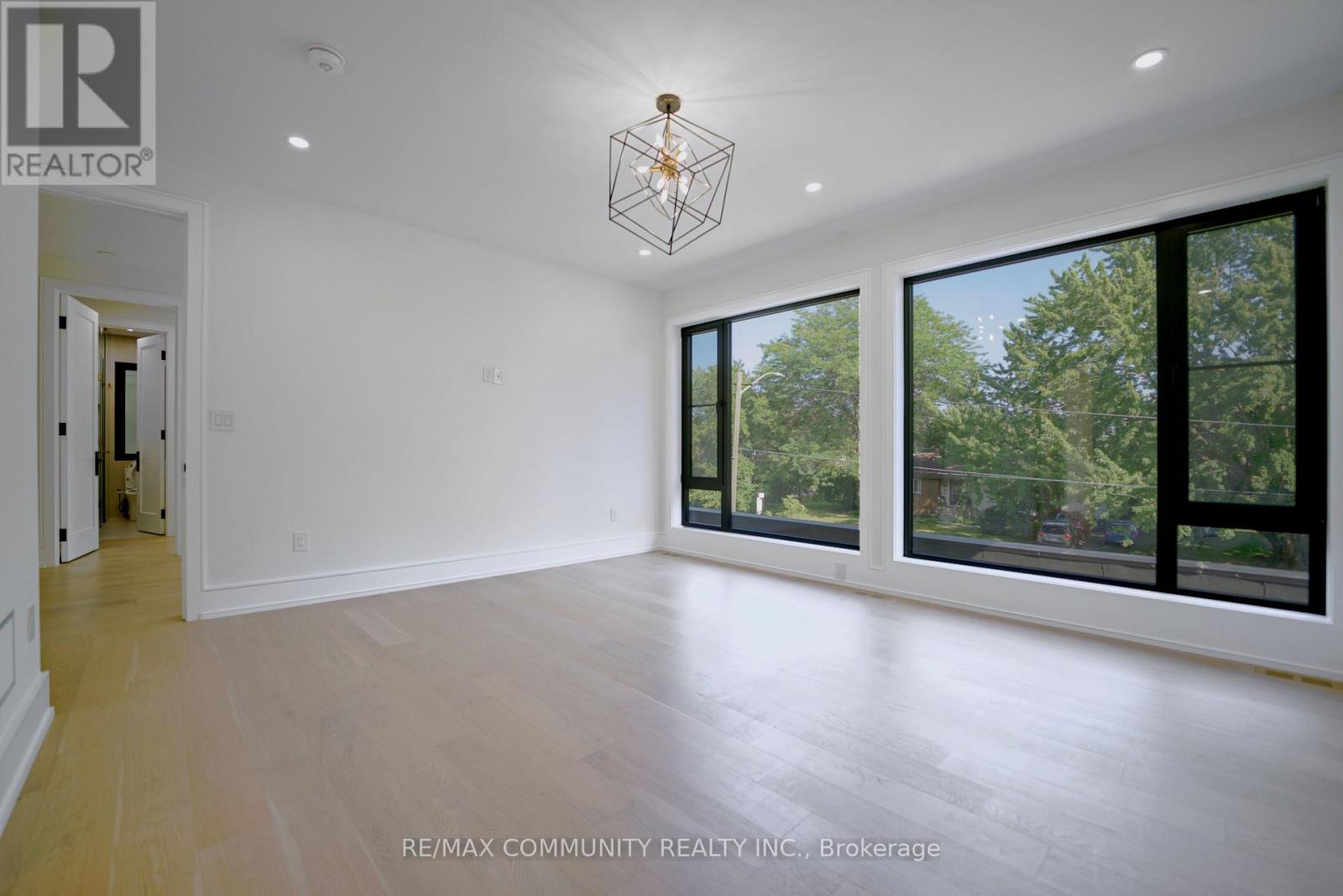 1349 Melton Drive, Mississauga, Ontario L4Y 1L6 - Photo 29 - W13825470