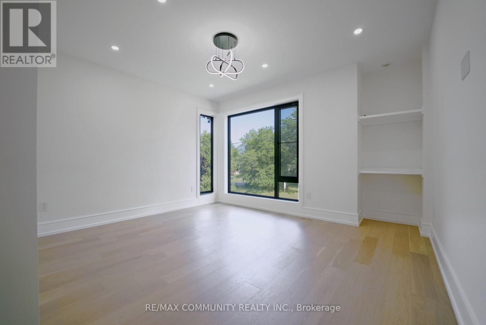 1349 Melton Drive, Mississauga, Ontario L4Y 1L6 - Photo 30 - W13825470