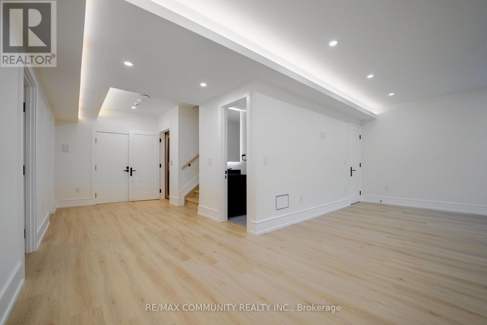 1349 Melton Drive, Mississauga, Ontario L4Y 1L6 - Photo 32 - W13825470
