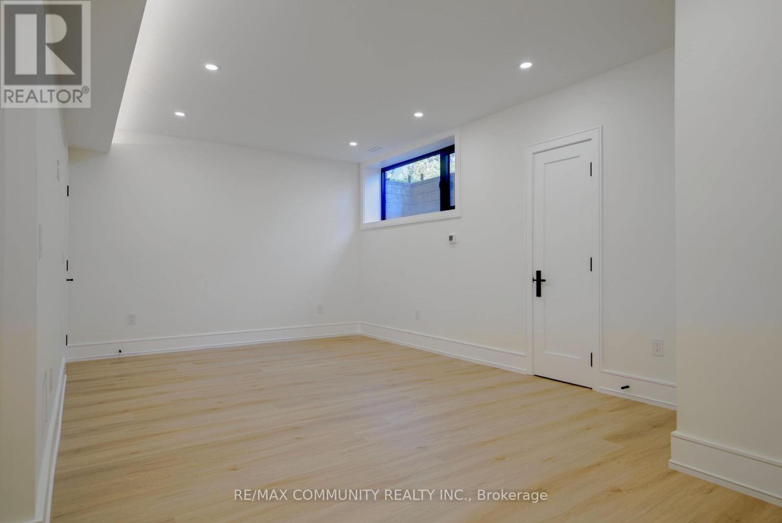 1349 Melton Drive, Mississauga, Ontario L4Y 1L6 - Photo 33 - W13825470