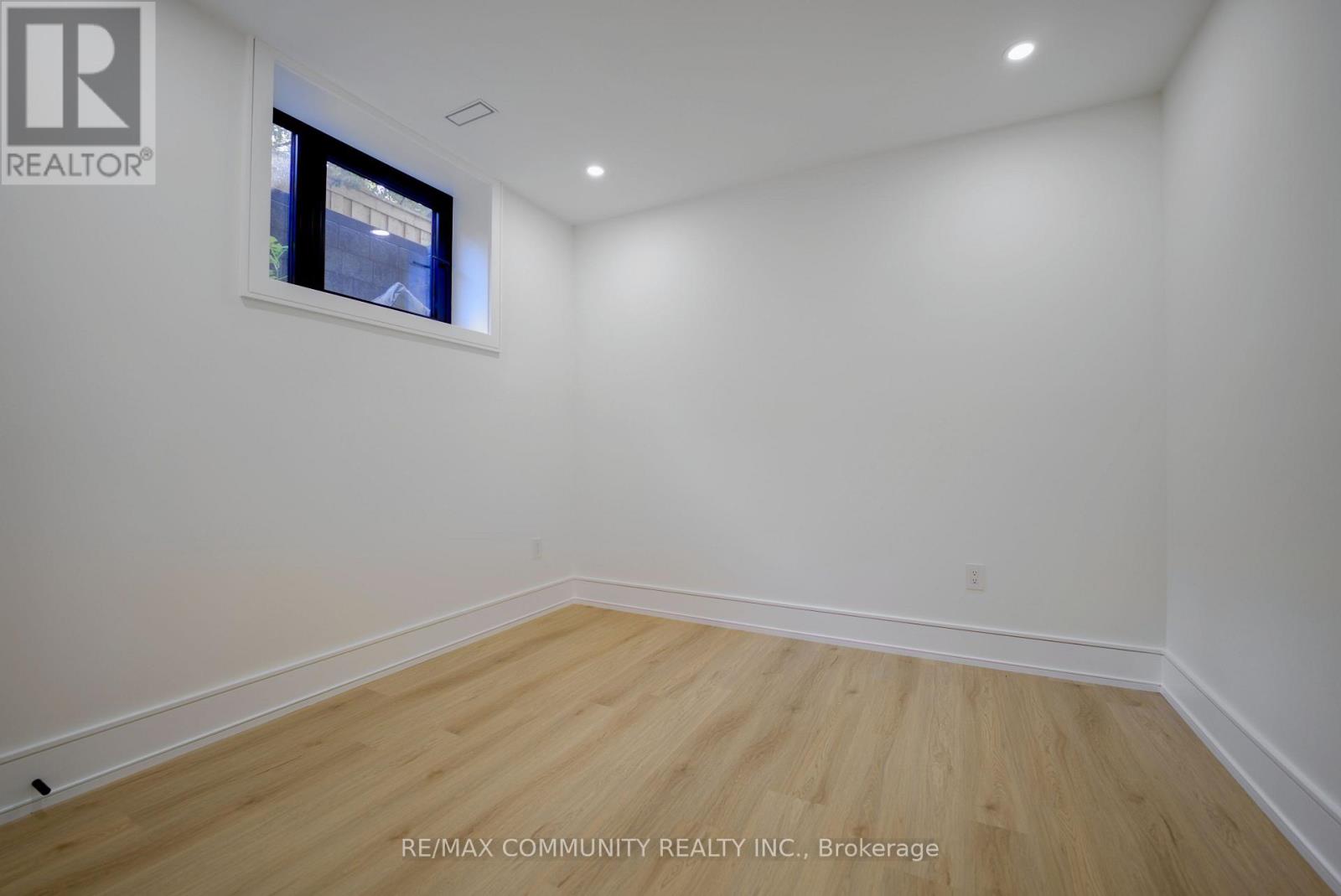 1349 Melton Drive, Mississauga, Ontario L4Y 1L6 - Photo 38 - W13825470