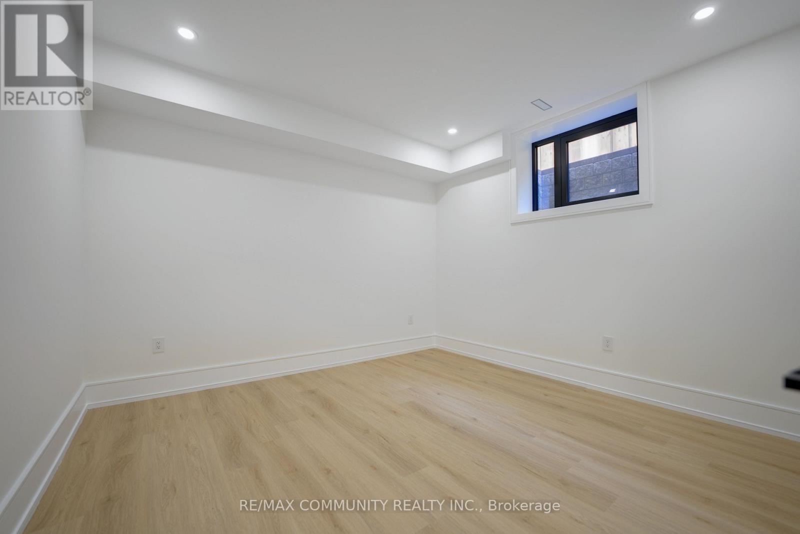 1349 Melton Drive, Mississauga, Ontario L4Y 1L6 - Photo 39 - W13825470
