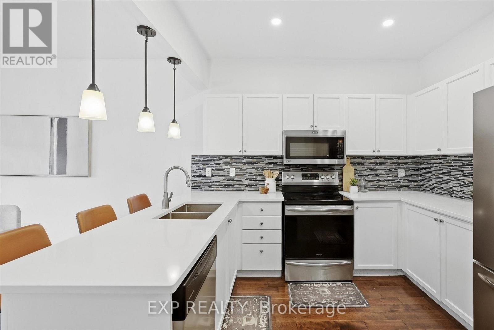 1046 Agram Drive, Oakville, Ontario  L6H 7L6 - Photo 13 - W13825488