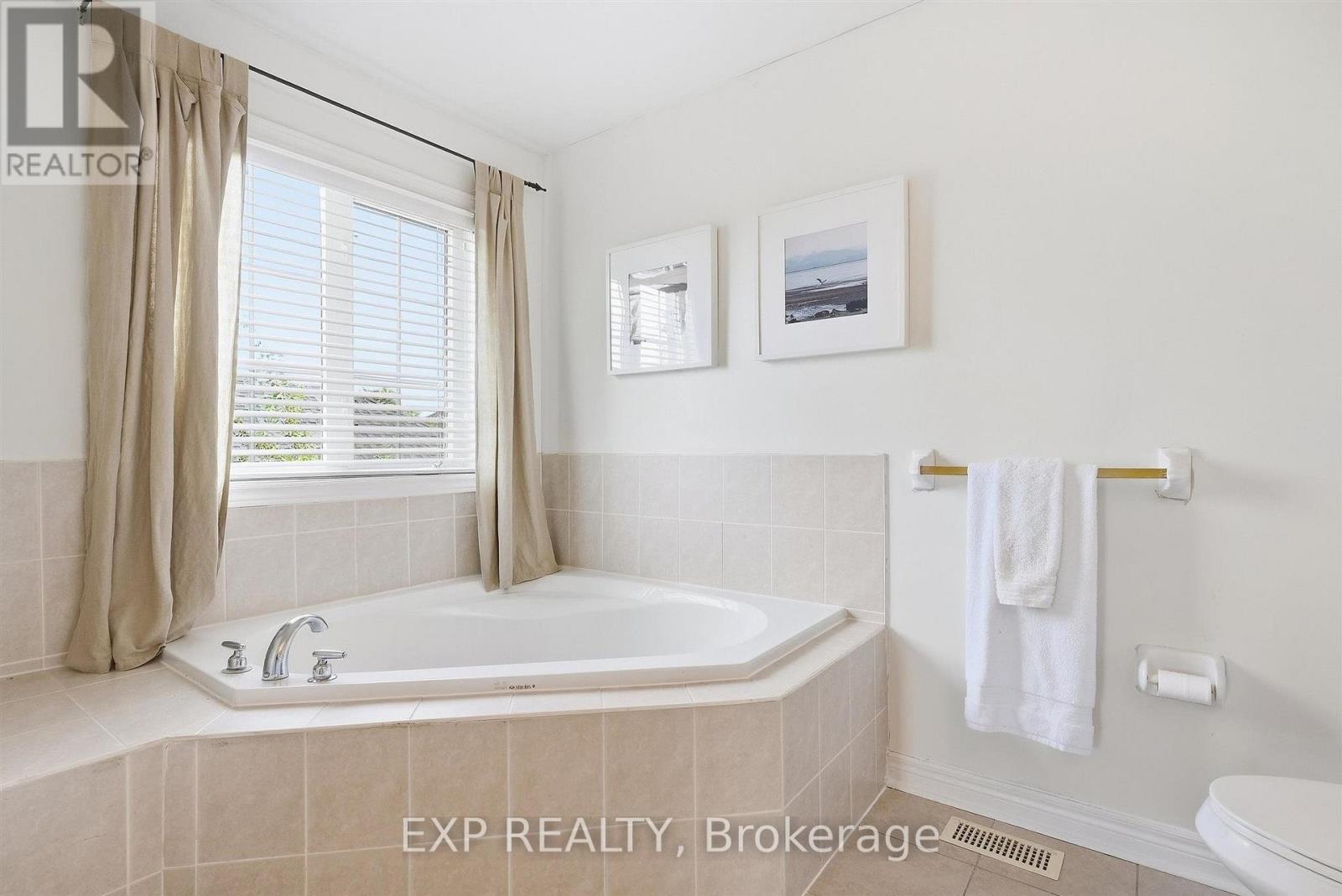 1046 Agram Drive, Oakville, Ontario  L6H 7L6 - Photo 33 - W13825488