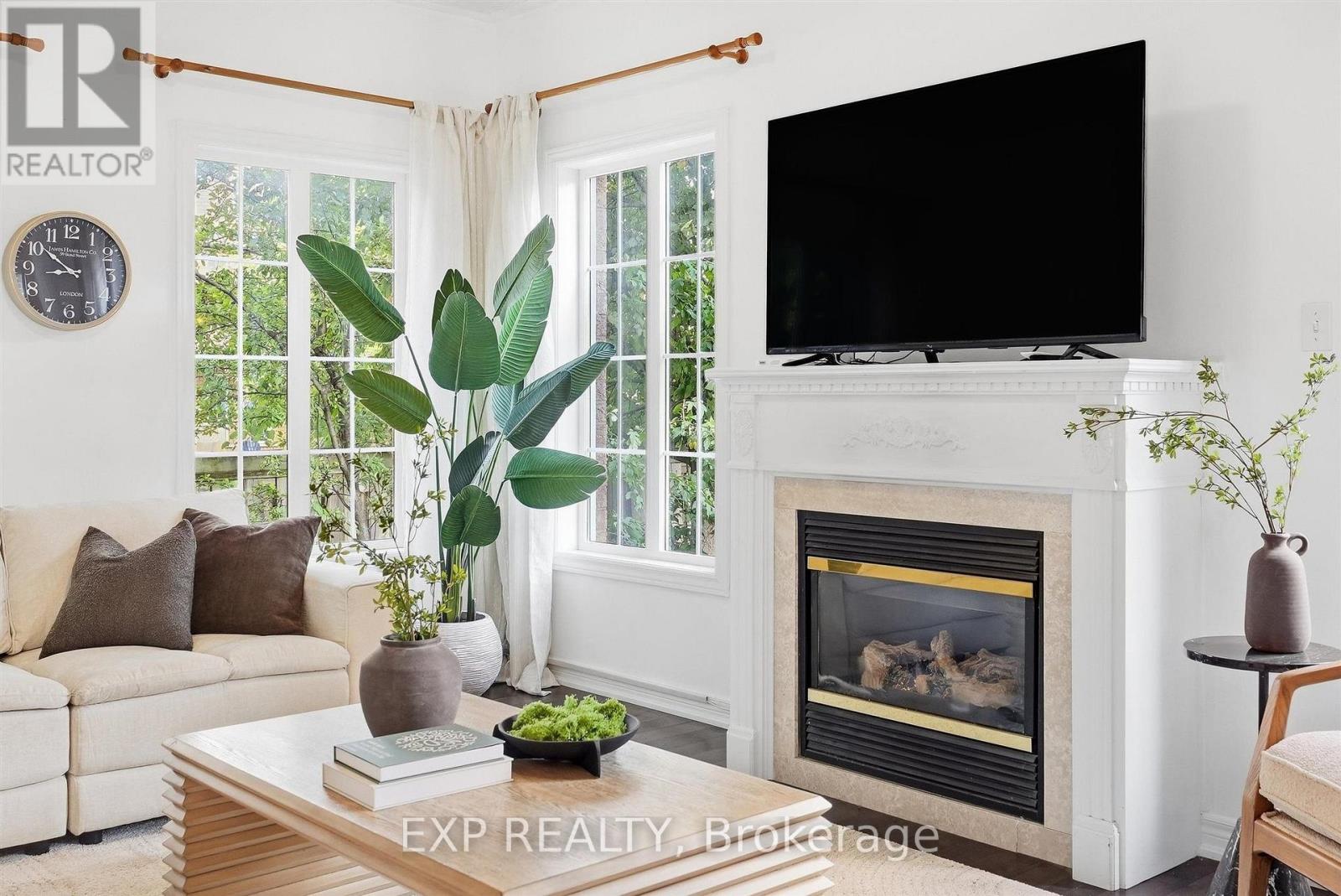1046 Agram Drive, Oakville, Ontario  L6H 7L6 - Photo 7 - W13825488