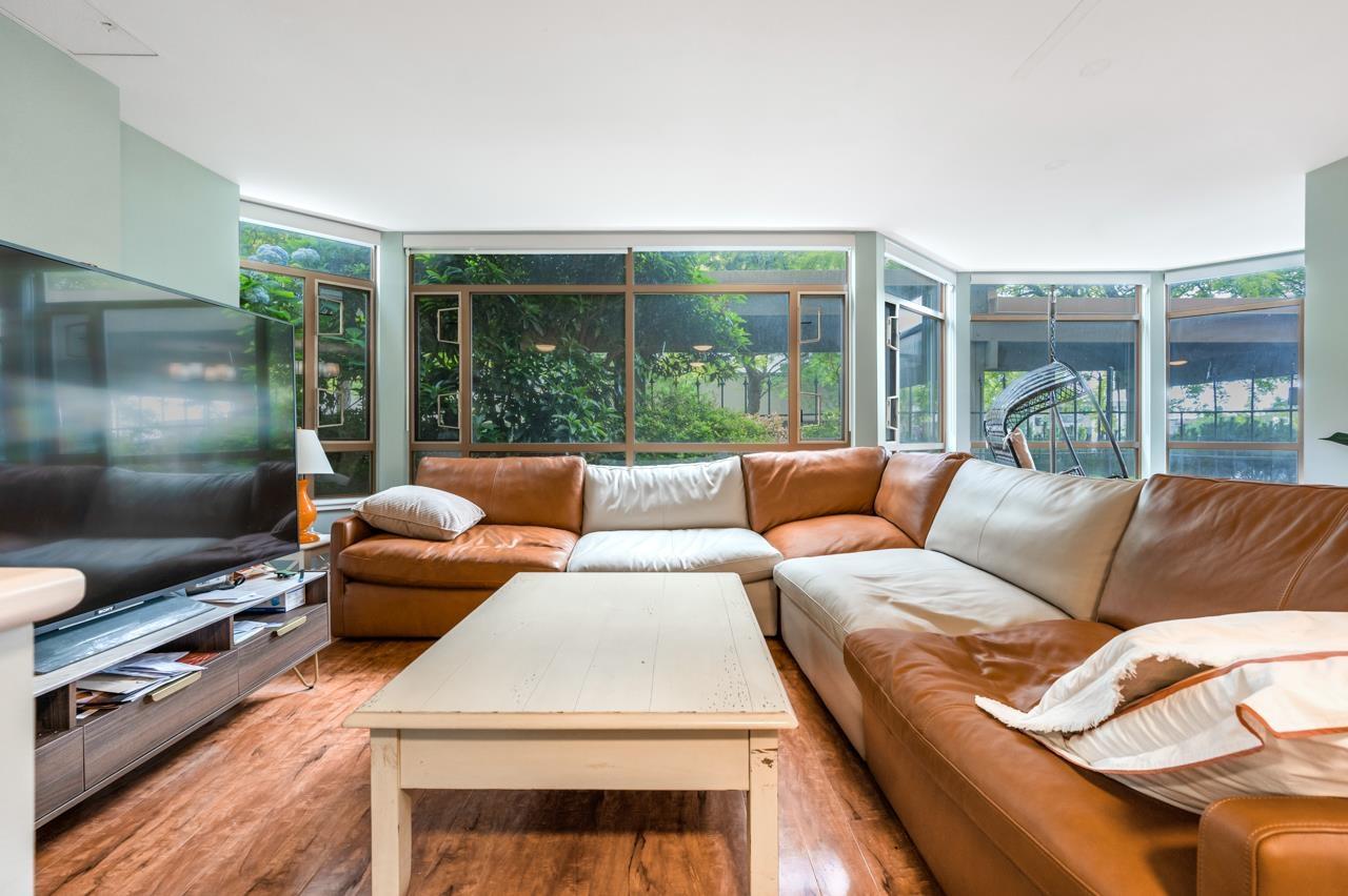 101 15111 Russell Avenue, White Rock, British Columbia  V4B 2P4 - Photo 3 - R3169355