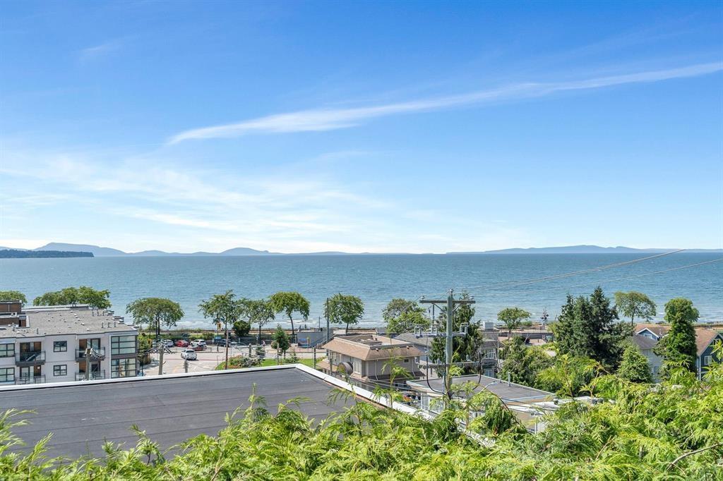 14810 Prospect Avenue, White Rock, British Columbia  V4B 2B1 - Photo 2 - R3134675