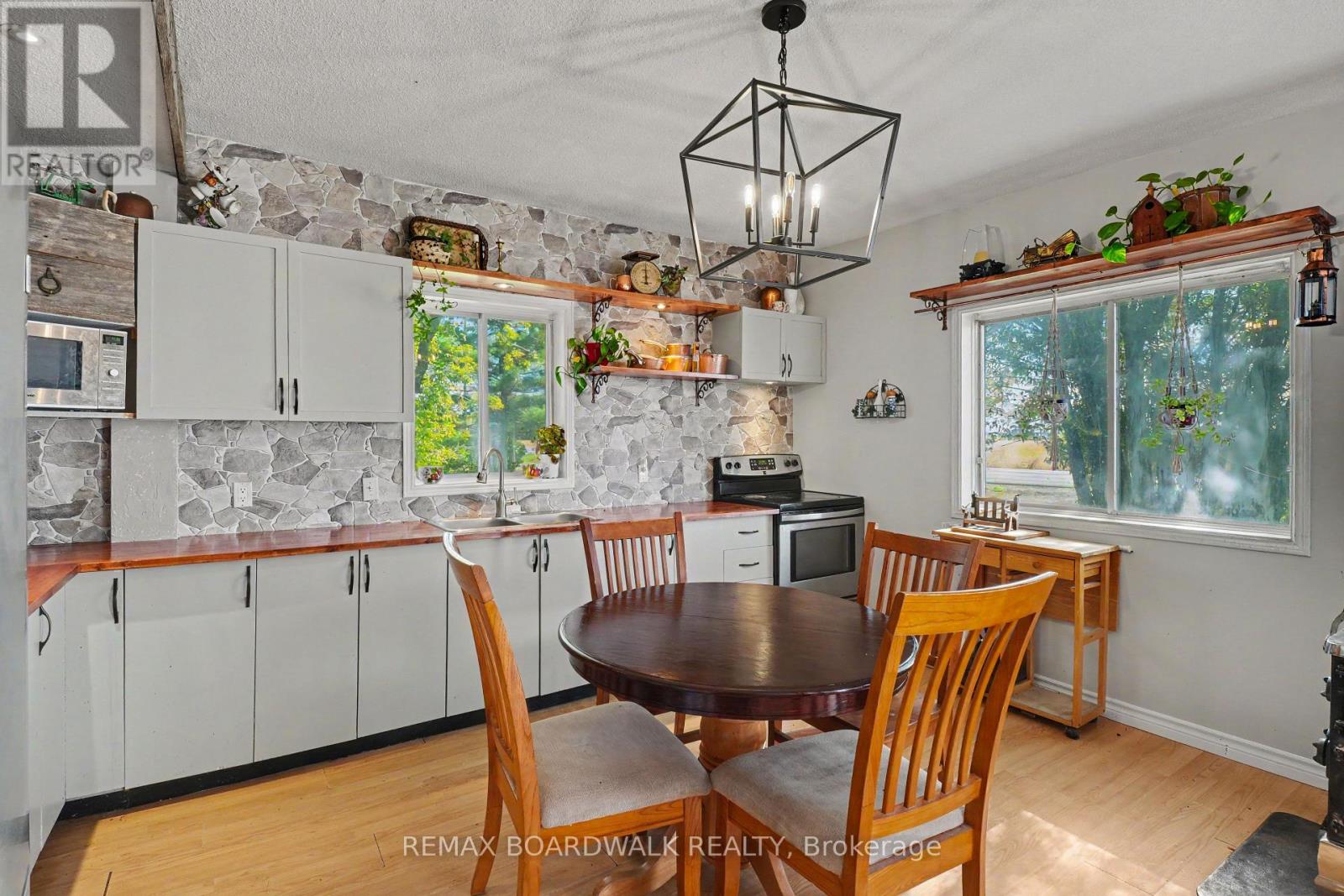 1853 County Rd 8, The Nation, Ontario  K0A 1M0 - Photo 4 - X13825542