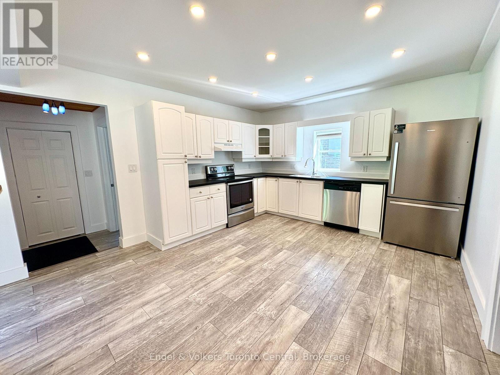 155 Hughson Street, Gravenhurst, Ontario  P1P 1H2 - Photo 3 - X13818742