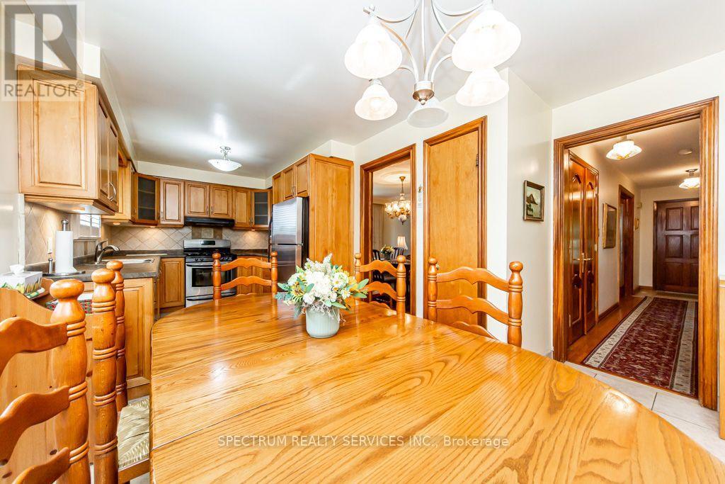 16 Burin Court, Toronto, Ontario  M9C 4Y3 - Photo 13 - W13825468