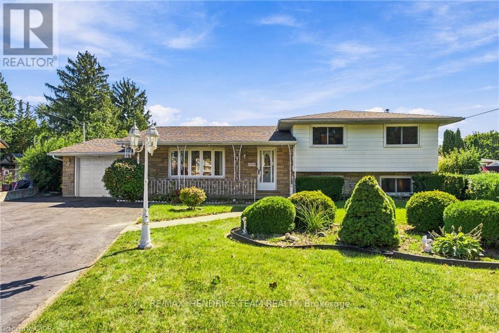 8 Empress Court, St. Catharines, Ontario  L2N 3G8 - Photo 2 - X13824428