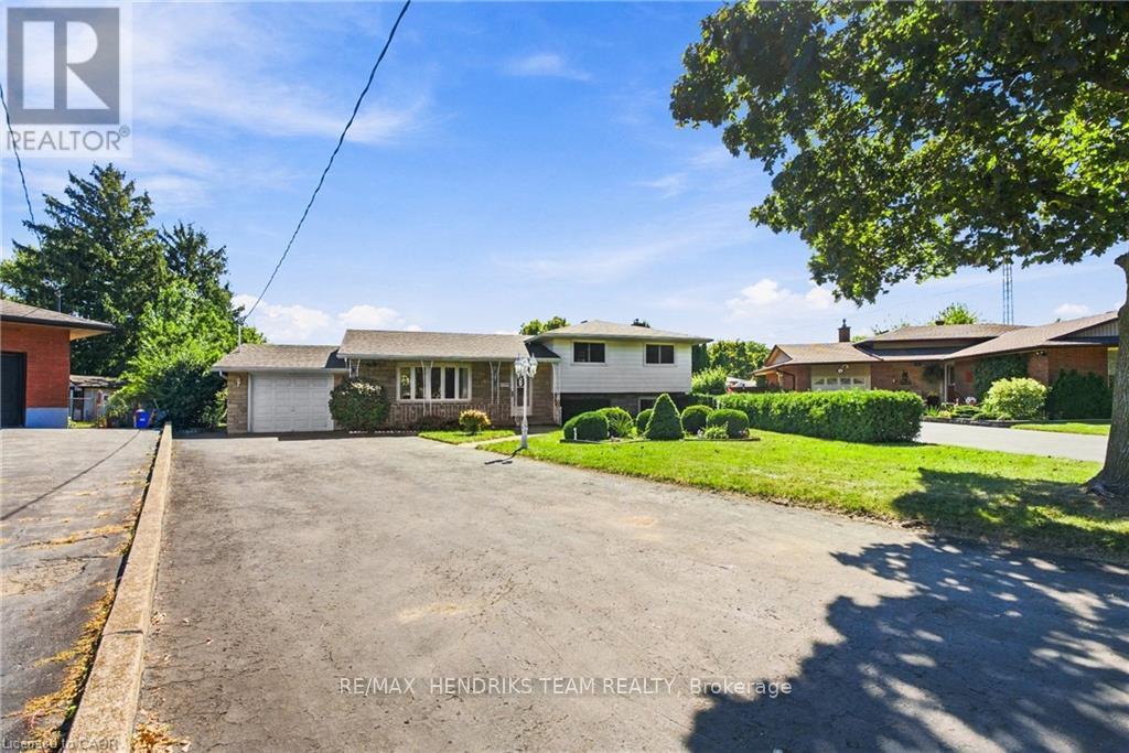 8 Empress Court, St. Catharines, Ontario  L2N 3G8 - Photo 3 - X13824428