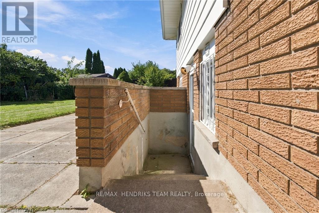 8 Empress Court, St. Catharines, Ontario  L2N 3G8 - Photo 32 - X13824428