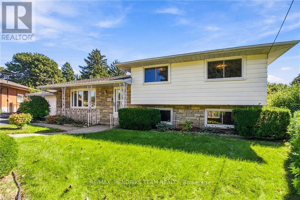 8 Empress Court, St. Catharines, Ontario  L2N 3G8 - Photo 4 - X13824428