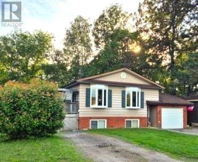 8 GOULDIE STREET, Huntsville, Ontario
