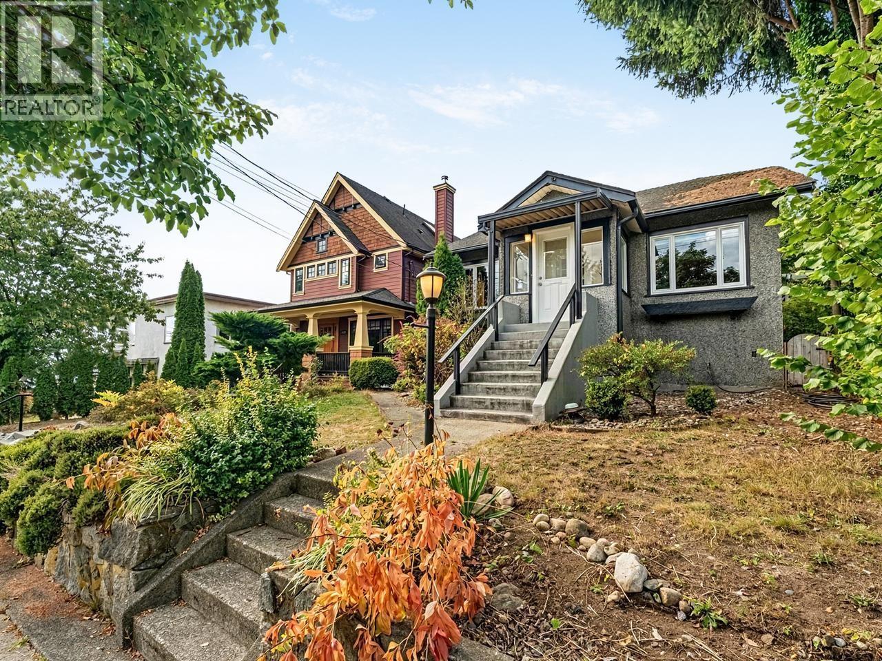 1109 Seventh Avenue, New Westminster, British Columbia  V3M 2J6 - Photo 2 - R3168999