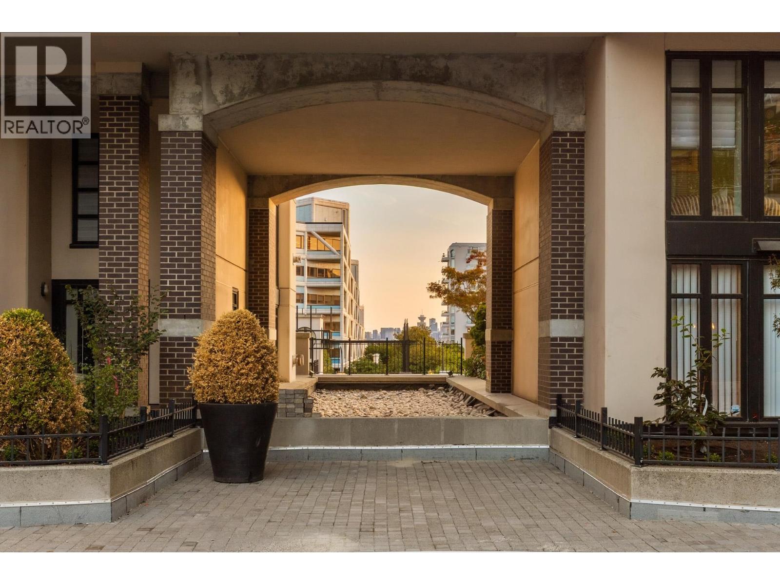 1505 155 W 1st Street, North Vancouver, British Columbia  V7M 3N8 - Photo 4 - R3169266