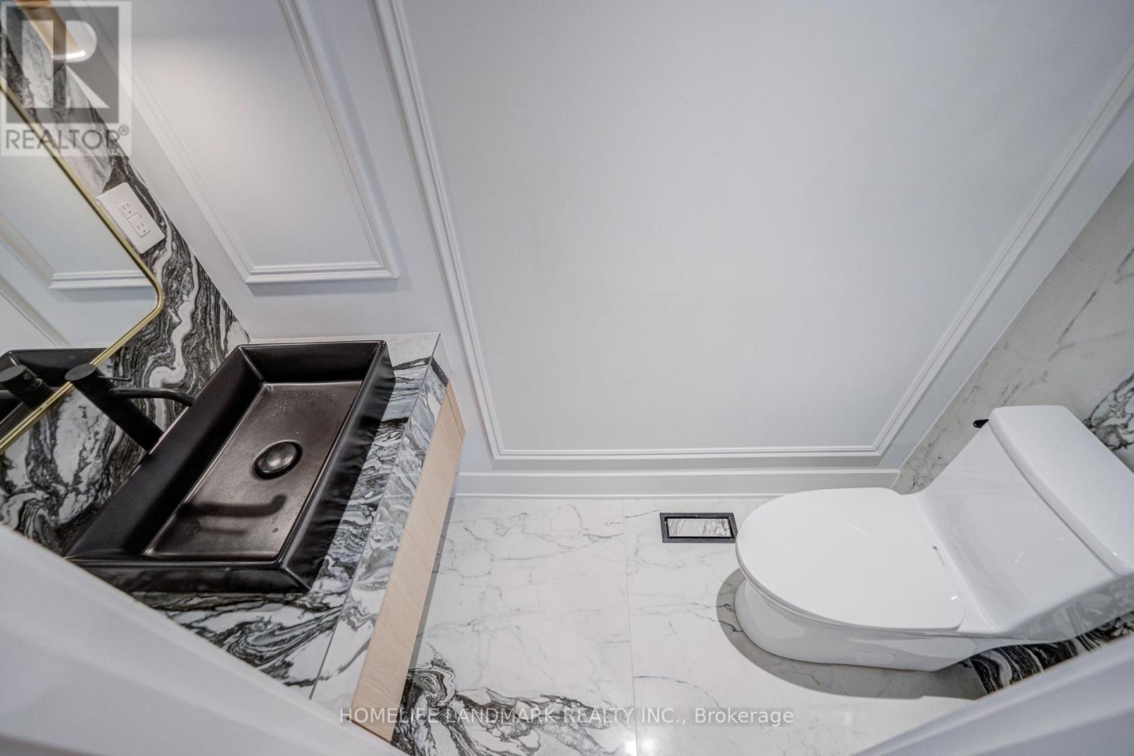 34 Hiawatha Road, Toronto, Ontario  M4L 2X8 - Photo 15 - E13825588