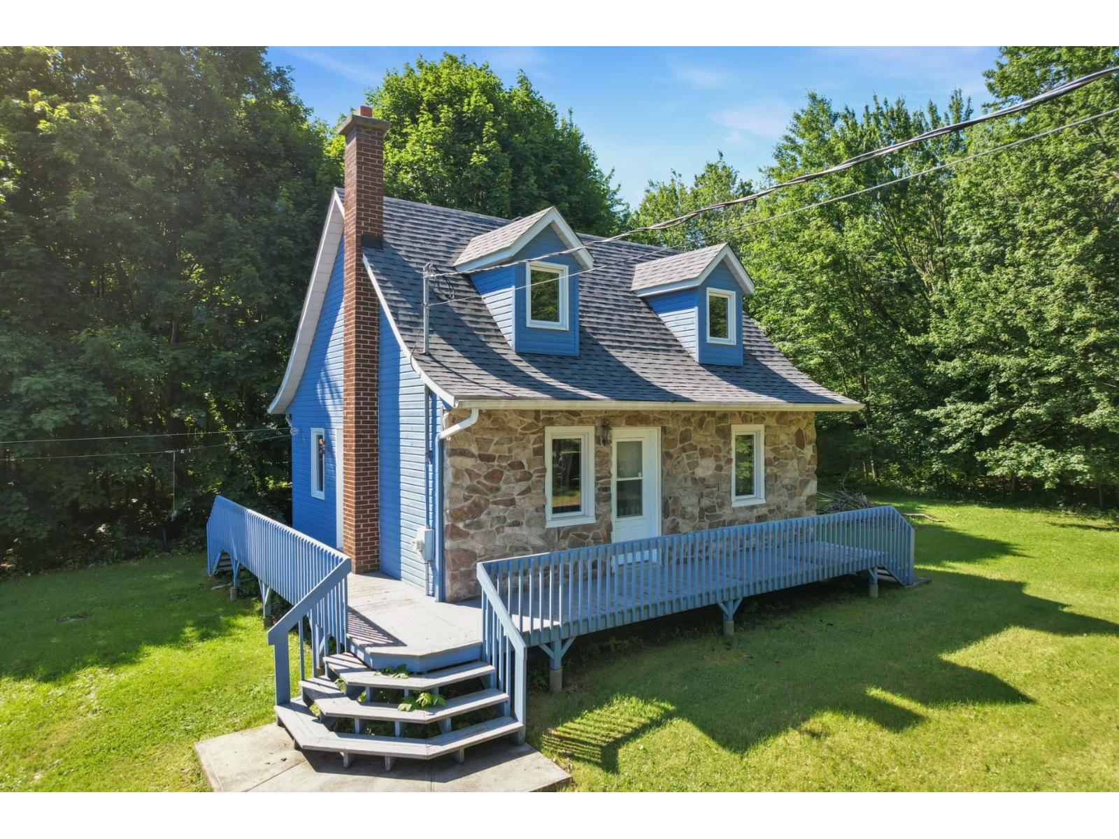 230 Rg St-Louis Saint-Chrysostome Quebec Canada J0S1R0 3