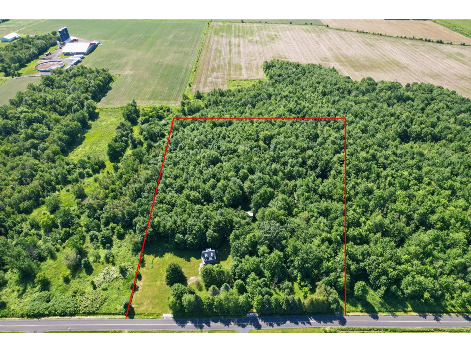 230 Rg St-Louis Saint-Chrysostome Quebec Canada J0S1R0 2