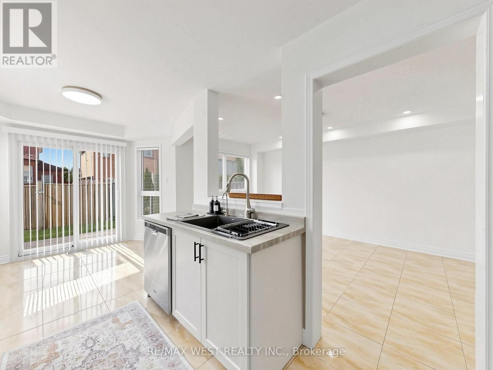 63 Echo Ridge Crescent, Vaughan, Ontario  L4H 2K1 - Photo 13 - N13825618