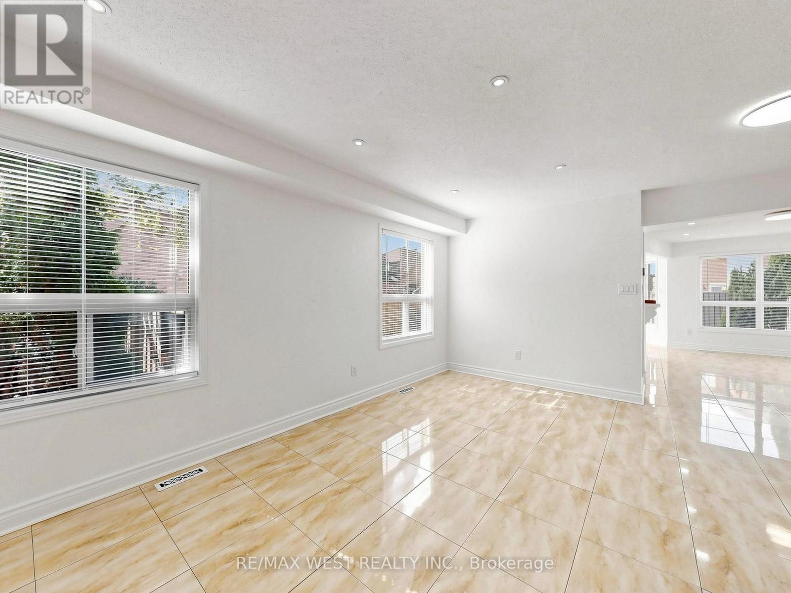 63 Echo Ridge Crescent, Vaughan, Ontario  L4H 2K1 - Photo 4 - N13825618
