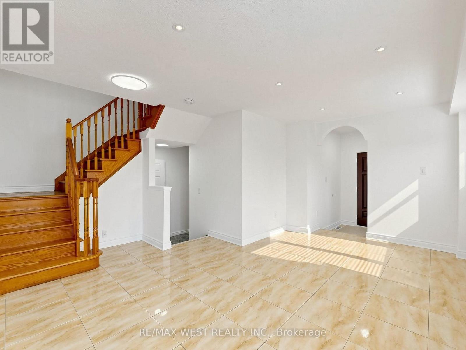 63 Echo Ridge Crescent, Vaughan, Ontario  L4H 2K1 - Photo 6 - N13825618