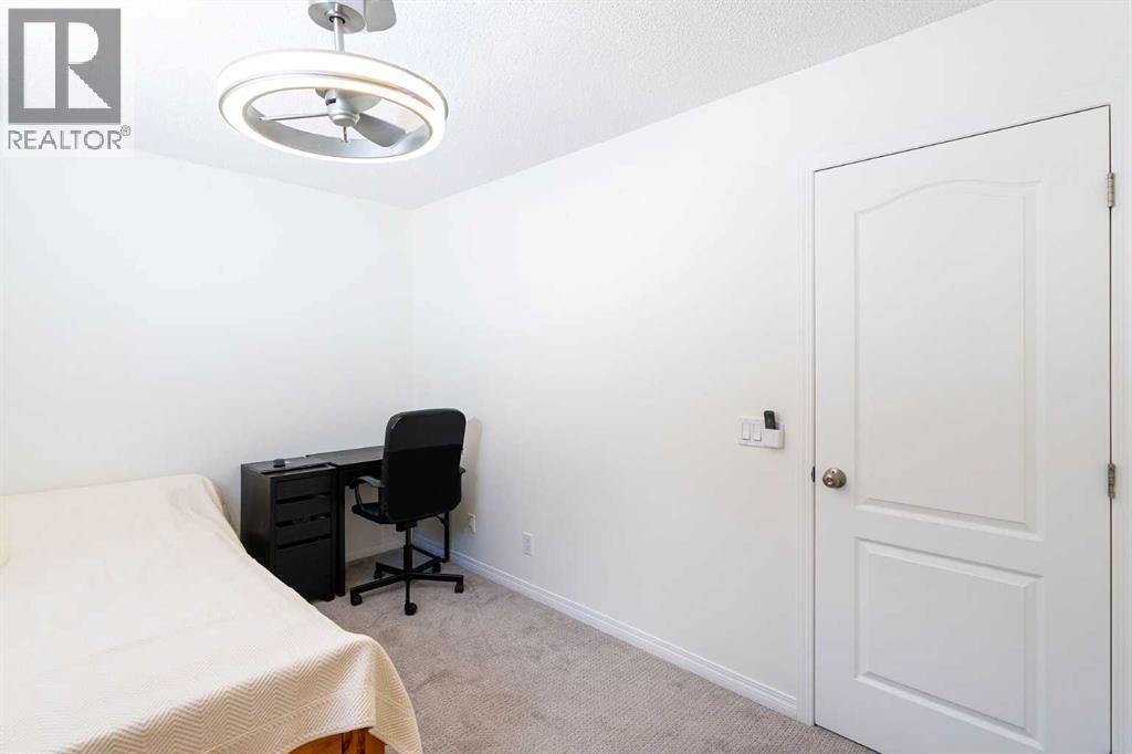 270 Somerside Park Sw, Calgary, Alberta  T2Y 3G5 - Photo 29 - A2345784