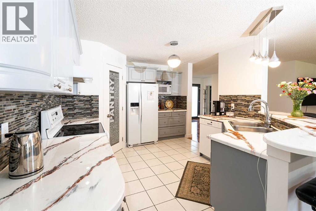 270 Somerside Park Sw, Calgary, Alberta  T2Y 3G5 - Photo 12 - A2345784