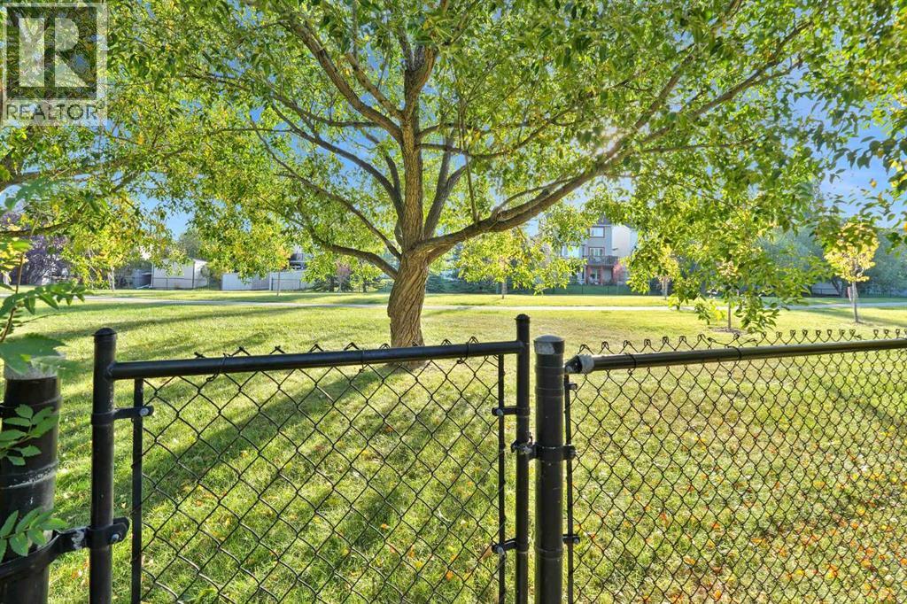 20 Shawbrooke Park SW, Calgary, Alberta  T2Y 4L8 - Photo 7 - A2346784