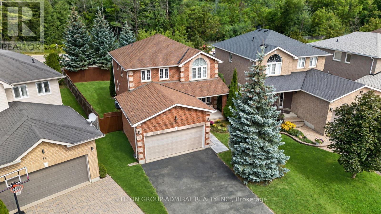 34 Balmoral Place, Barrie, Ontario  L4N 0Y9 - Photo 1 - S13825572