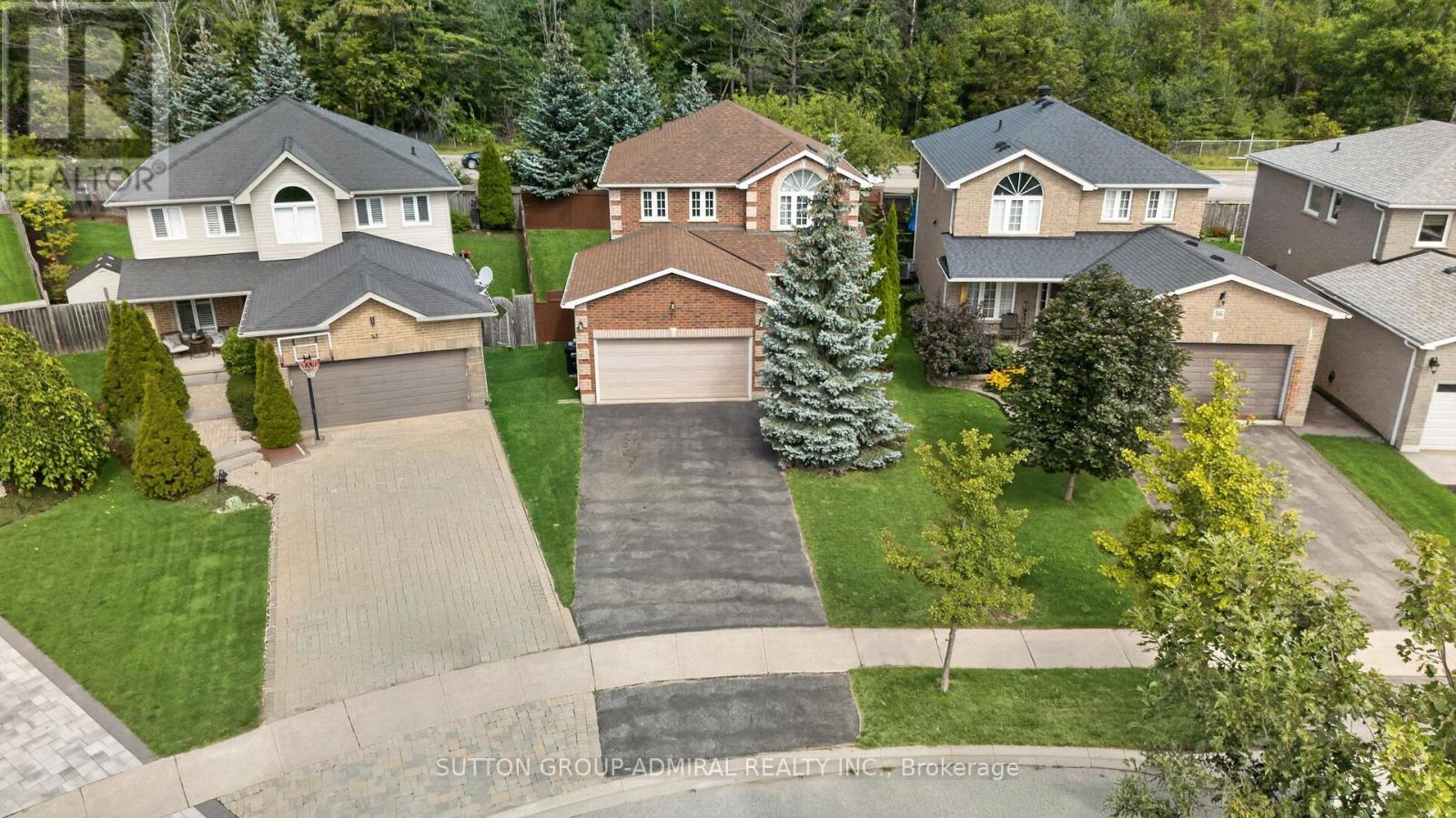 34 Balmoral Place, Barrie, Ontario  L4N 0Y9 - Photo 2 - S13825572
